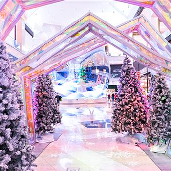 Resorts World Las Vegas Transforms into the Ultimate Holiday ...